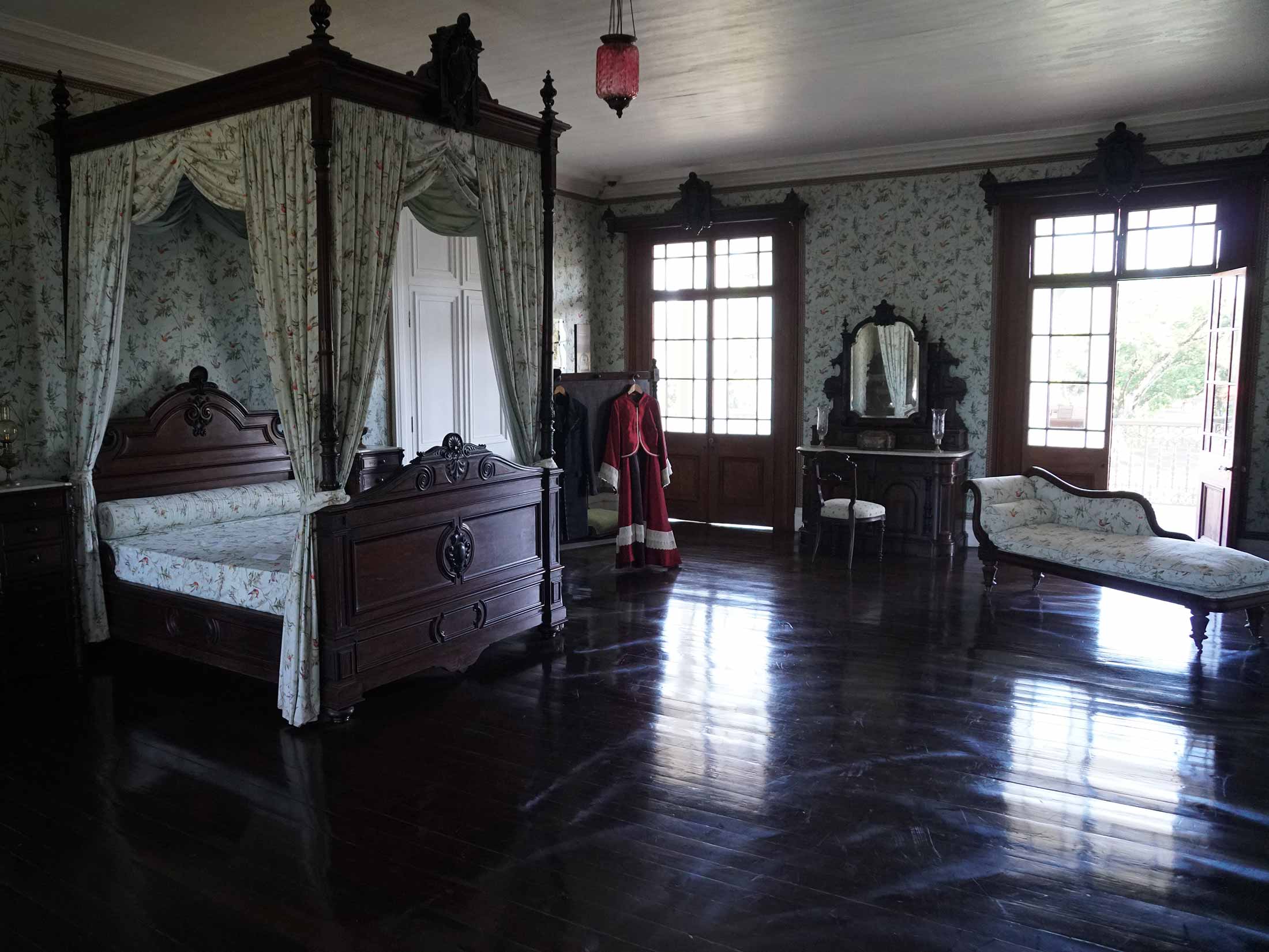 Bedroom at Labourdonnais colonial house