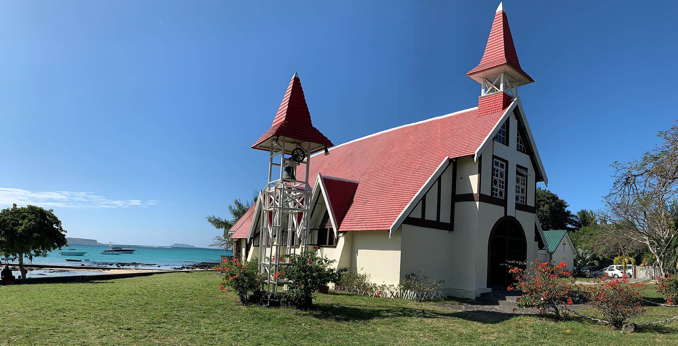 Notre Dame Auxiliatrice Red Church Cap Malheureux